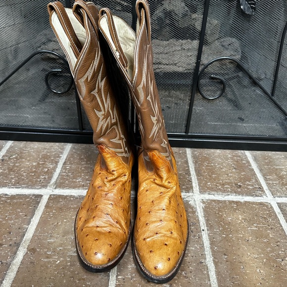 Slightly worn cowboy boots. - Picture 8 of 10
